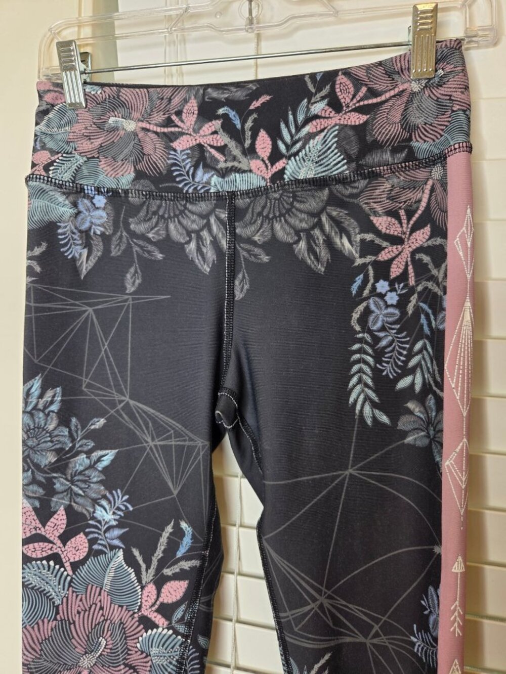VTG Y2K Floral Print Black Activewear Leggings S Geometric 2000's coquette